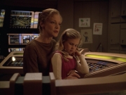 ariane179254_StarTrekVoyager_5x15_5x16_DarkFrontier_2466.jpg