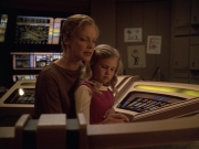 ariane179254_StarTrekVoyager_5x15_5x16_DarkFrontier_2520.jpg