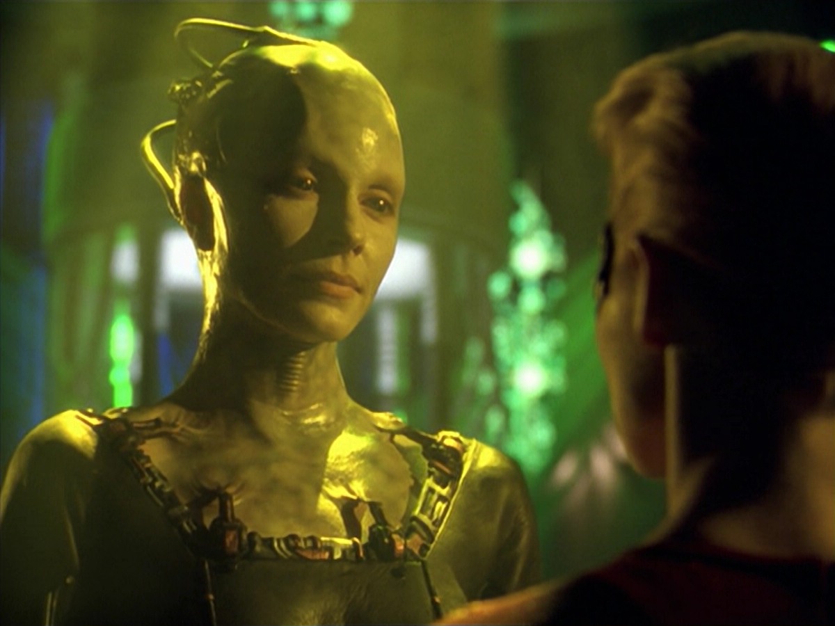 ariane179254_StarTrekVoyager_5x15_5x16_DarkFrontier_3660.jpg