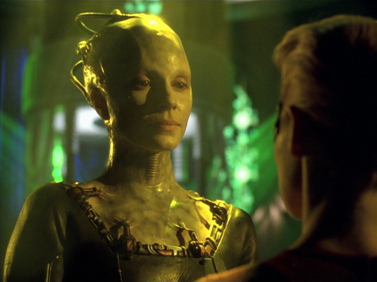 ariane179254_StarTrekVoyager_5x15_5x16_DarkFrontier_3672.jpg