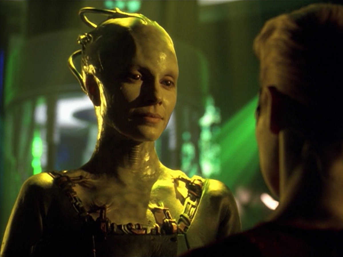 ariane179254_StarTrekVoyager_5x15_5x16_DarkFrontier_3685.jpg