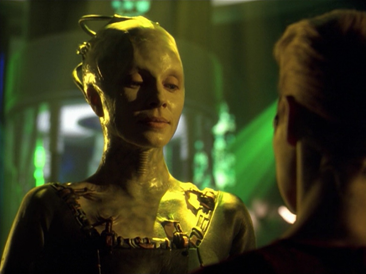 ariane179254_StarTrekVoyager_5x15_5x16_DarkFrontier_3689.jpg