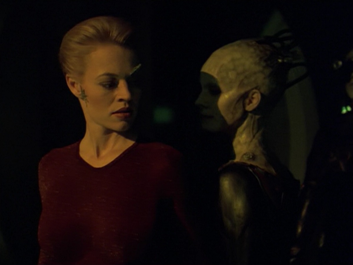 ariane179254_StarTrekVoyager_5x15_5x16_DarkFrontier_3708.jpg