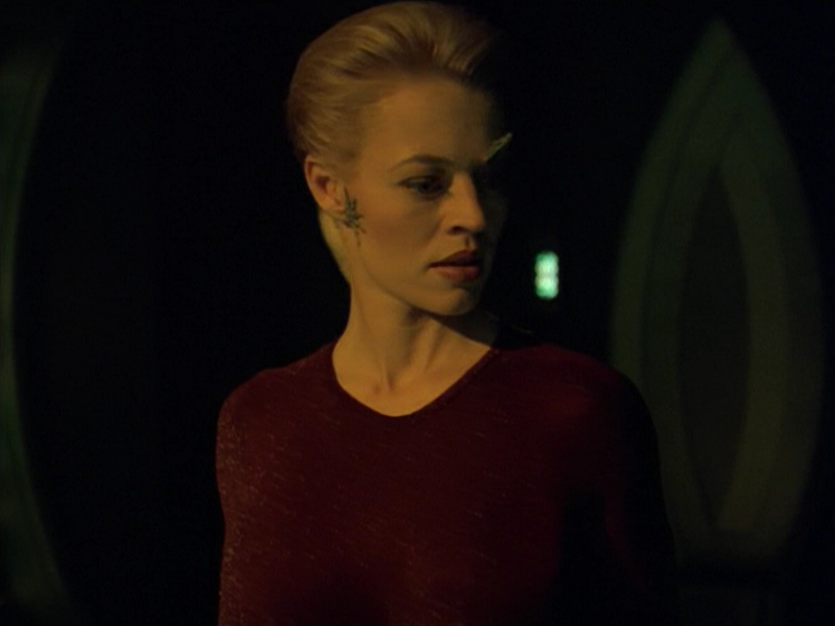 ariane179254_StarTrekVoyager_5x15_5x16_DarkFrontier_3710.jpg