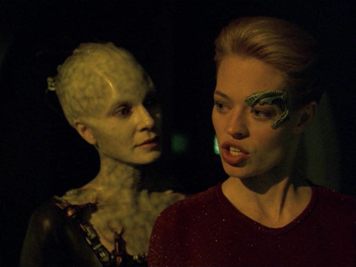ariane179254_StarTrekVoyager_5x15_5x16_DarkFrontier_3723.jpg
