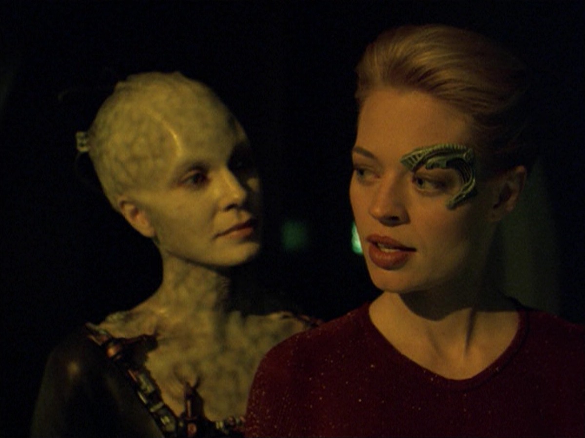 ariane179254_StarTrekVoyager_5x15_5x16_DarkFrontier_3725.jpg