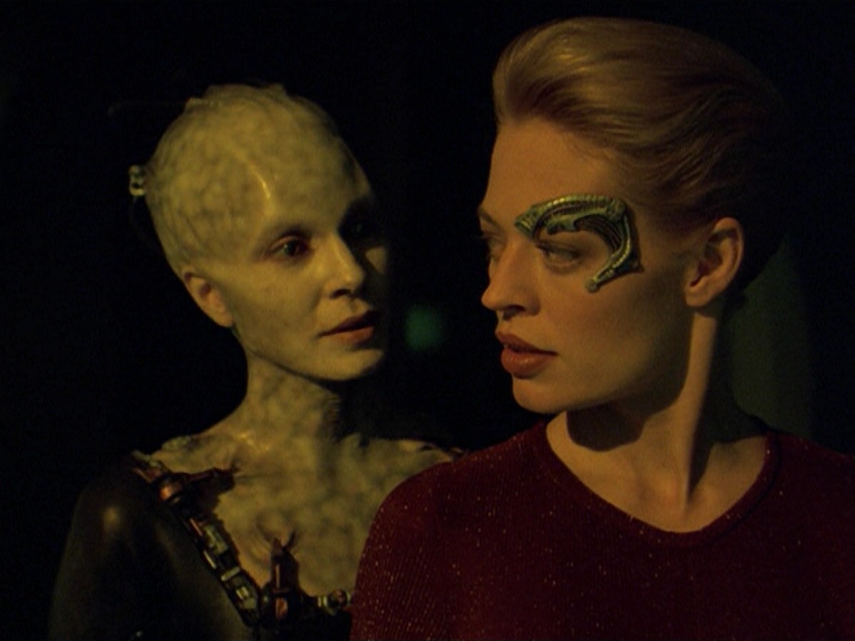 ariane179254_StarTrekVoyager_5x15_5x16_DarkFrontier_3737.jpg