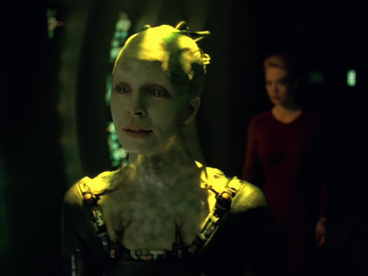 ariane179254_StarTrekVoyager_5x15_5x16_DarkFrontier_3748.jpg