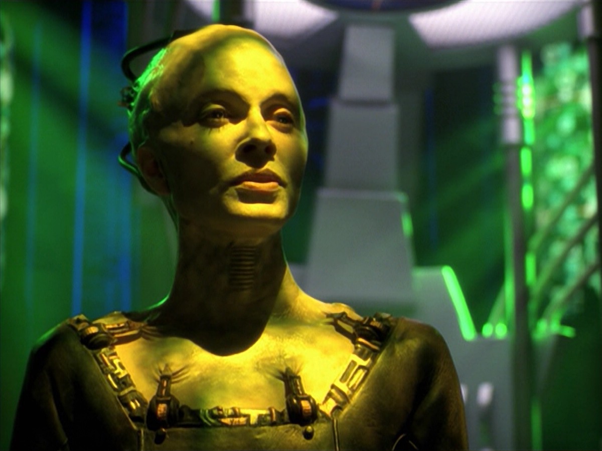 ariane179254_StarTrekVoyager_5x15_5x16_DarkFrontier_3756.jpg