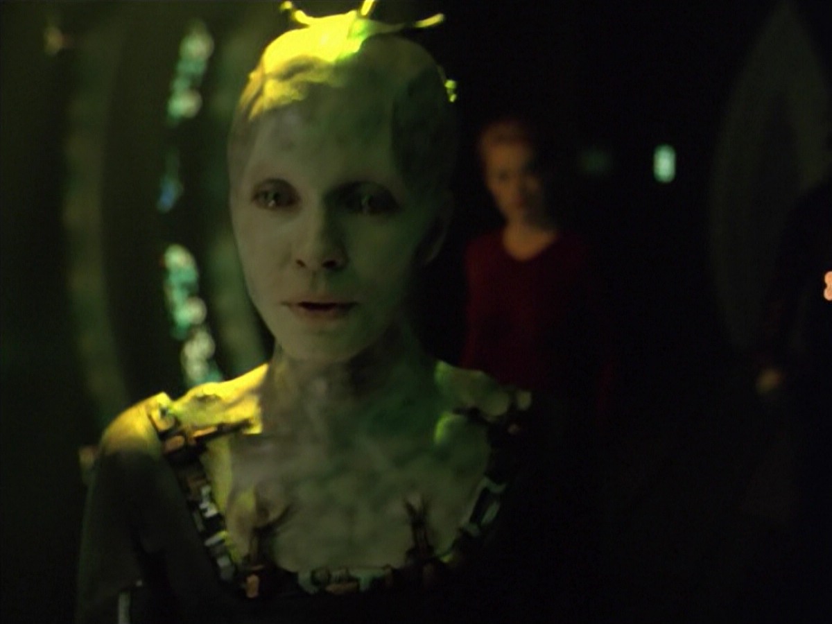 ariane179254_StarTrekVoyager_5x15_5x16_DarkFrontier_3775.jpg