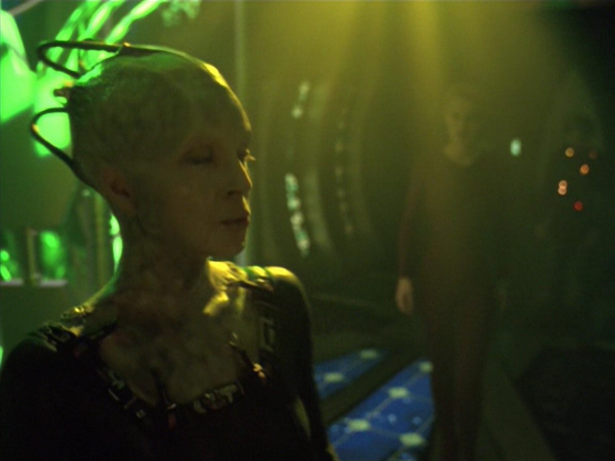 ariane179254_StarTrekVoyager_5x15_5x16_DarkFrontier_3784.jpg