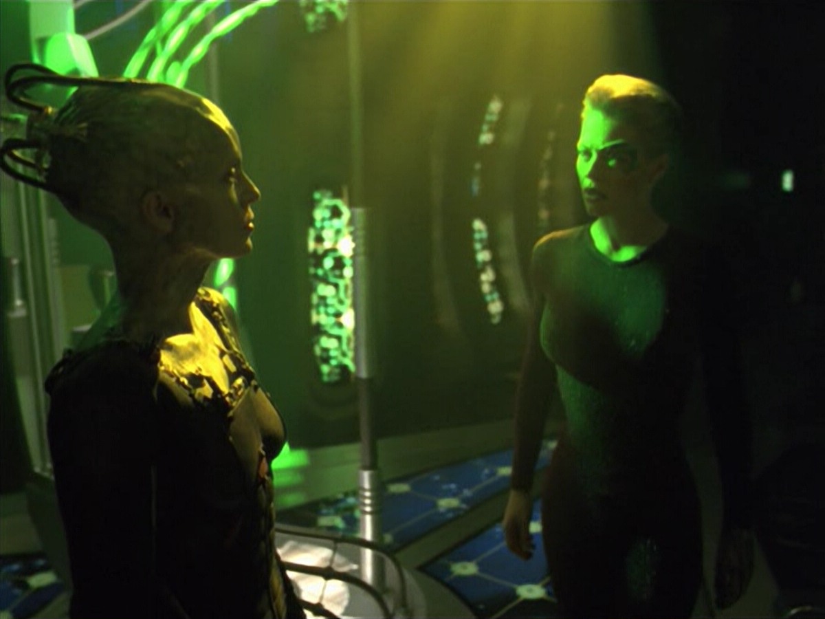 ariane179254_StarTrekVoyager_5x15_5x16_DarkFrontier_3787.jpg