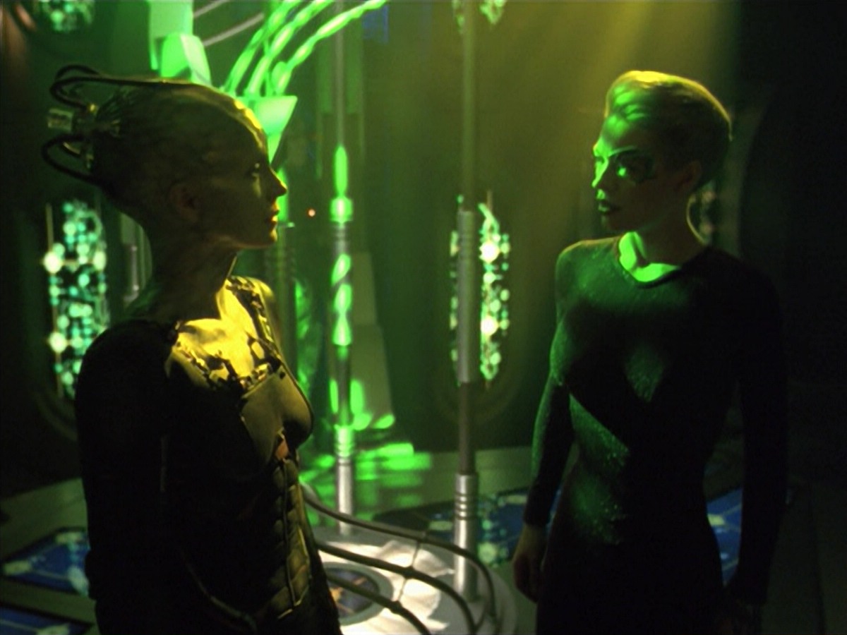 ariane179254_StarTrekVoyager_5x15_5x16_DarkFrontier_3789.jpg