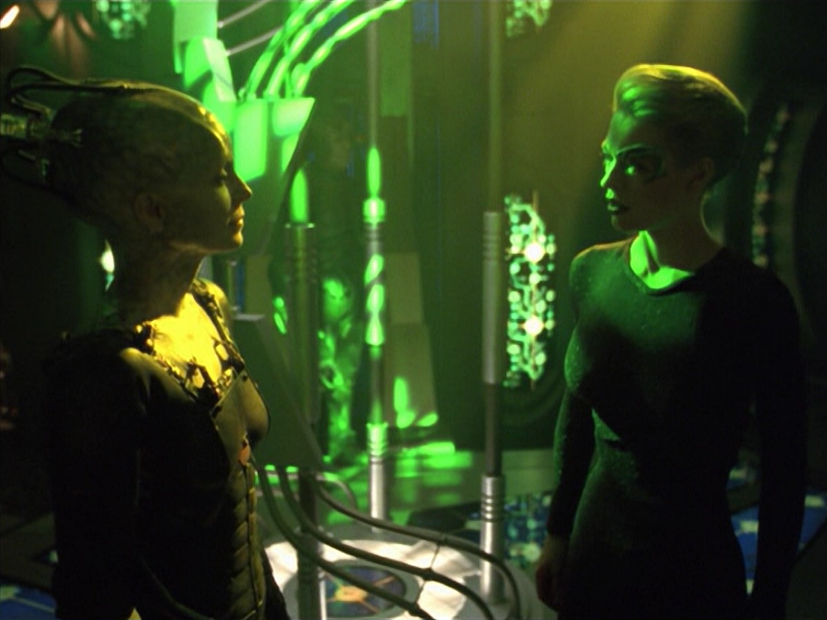 ariane179254_StarTrekVoyager_5x15_5x16_DarkFrontier_3795.jpg