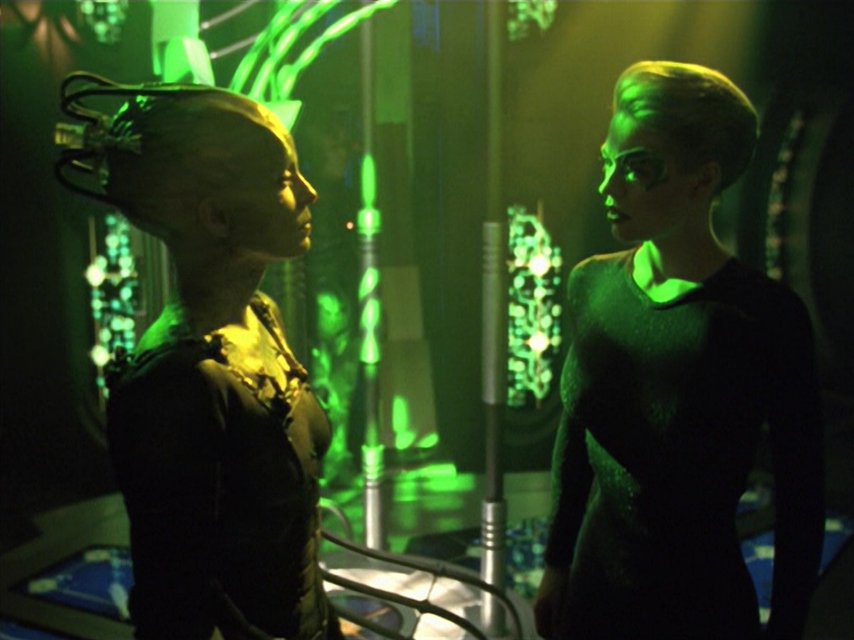 ariane179254_StarTrekVoyager_5x15_5x16_DarkFrontier_3796.jpg