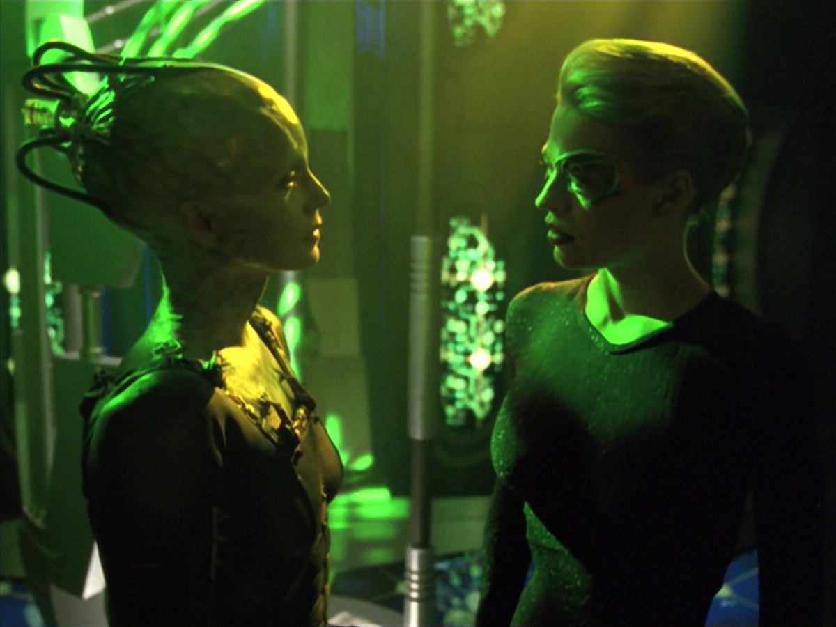 ariane179254_StarTrekVoyager_5x15_5x16_DarkFrontier_3799.jpg