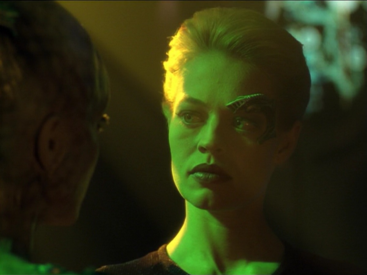 ariane179254_StarTrekVoyager_5x15_5x16_DarkFrontier_3834.jpg