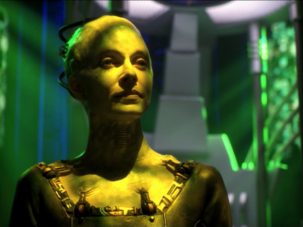 ariane179254_StarTrekVoyager_5x15_5x16_DarkFrontier_3853.jpg