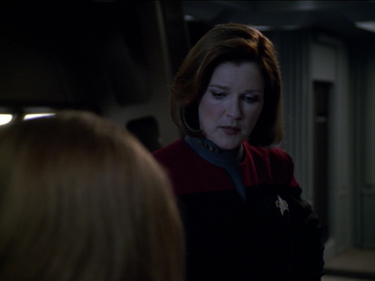 ariane179254_StarTrekVoyager_5x15_5x16_DarkFrontier_3918.jpg