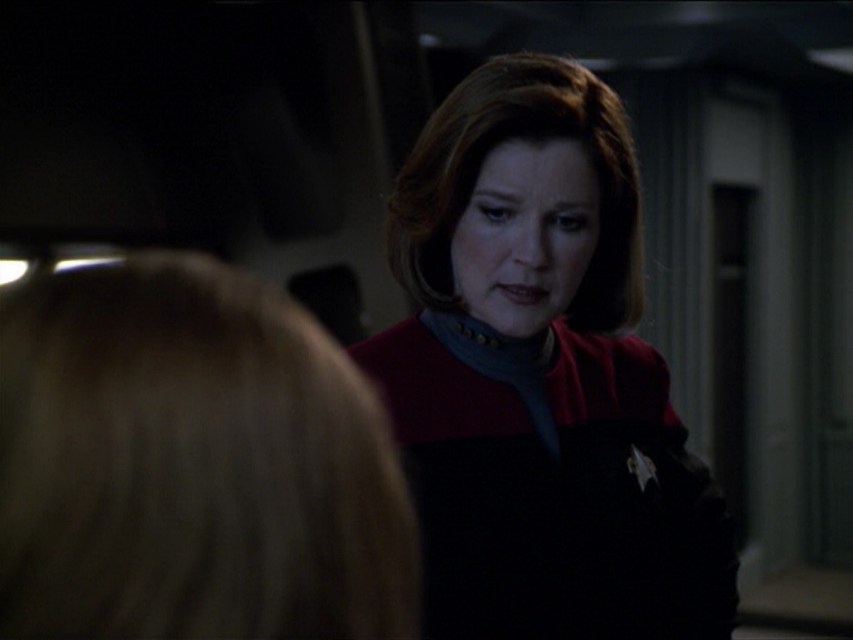 ariane179254_StarTrekVoyager_5x15_5x16_DarkFrontier_3919.jpg