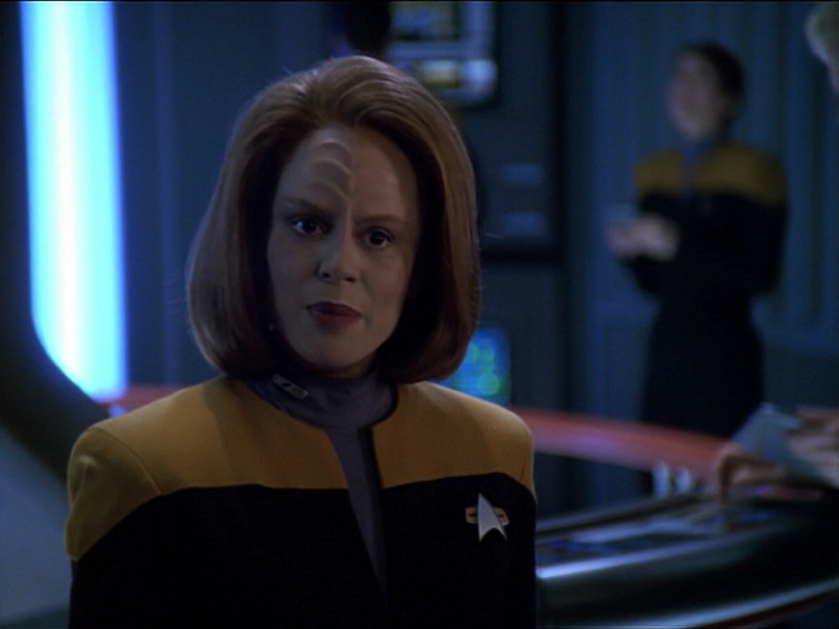 ariane179254_StarTrekVoyager_5x15_5x16_DarkFrontier_3936.jpg