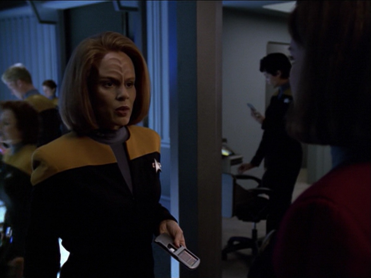 ariane179254_StarTrekVoyager_5x15_5x16_DarkFrontier_3949.jpg