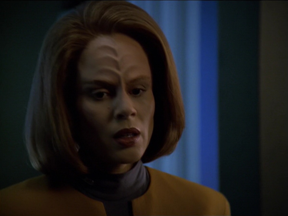 ariane179254_StarTrekVoyager_5x15_5x16_DarkFrontier_3984.jpg