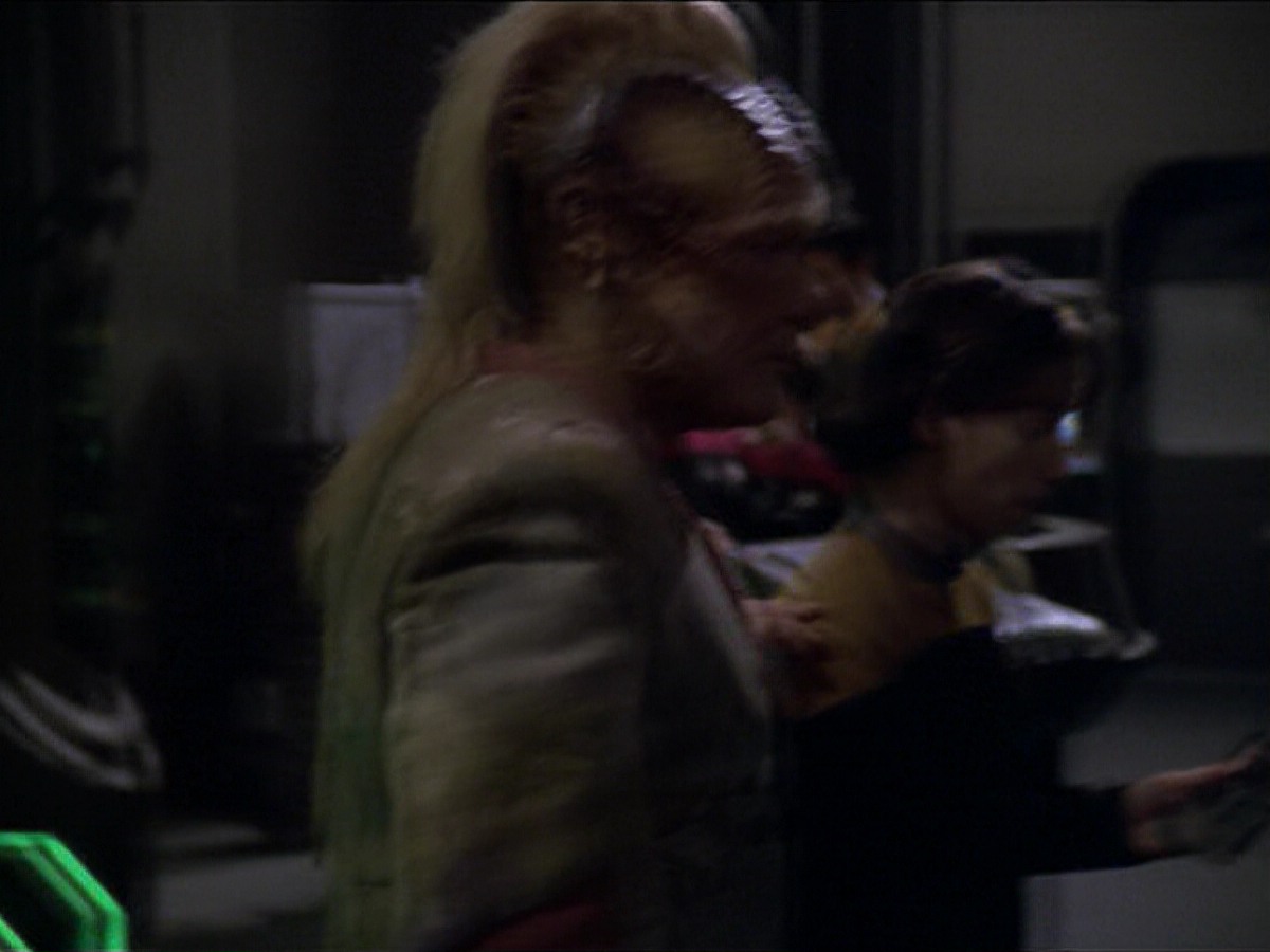 ariane179254_StarTrekVoyager_5x15_5x16_DarkFrontier_3993.jpg
