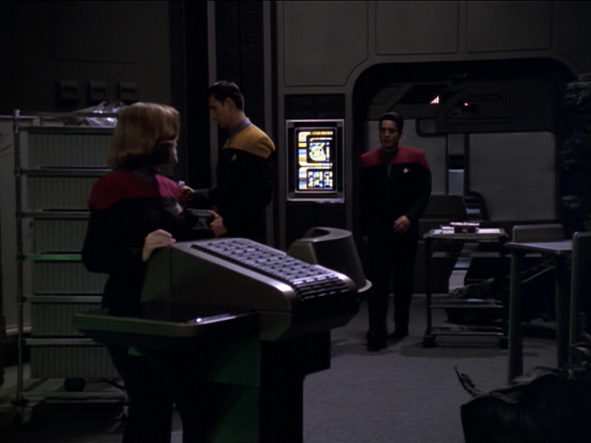 ariane179254_StarTrekVoyager_5x15_5x16_DarkFrontier_3998.jpg