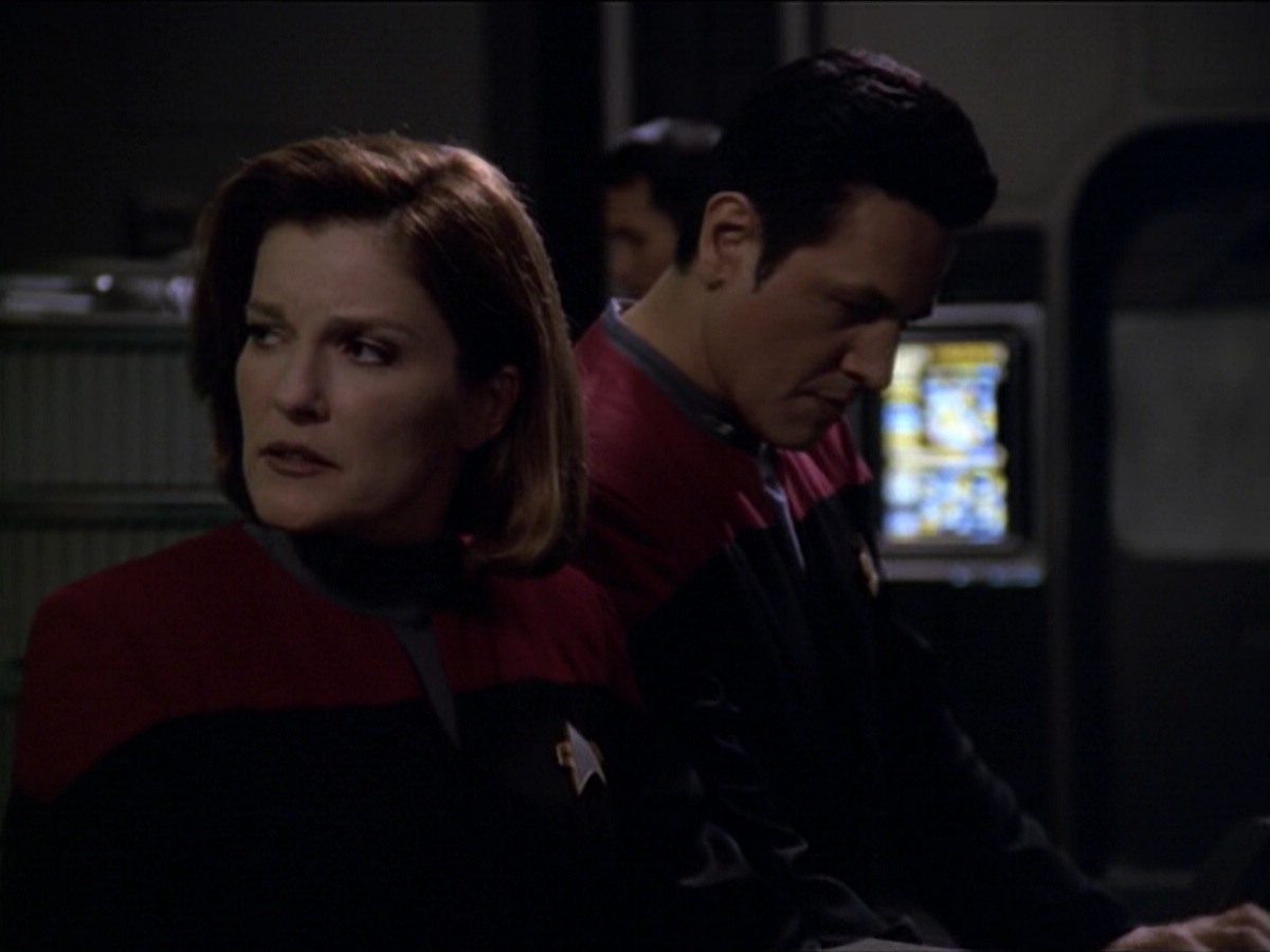 ariane179254_StarTrekVoyager_5x15_5x16_DarkFrontier_4021.jpg