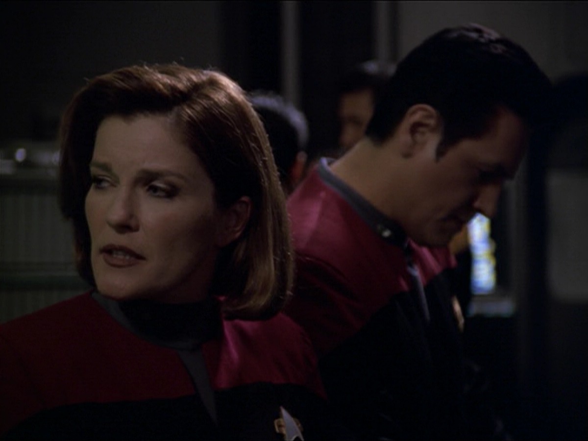 ariane179254_StarTrekVoyager_5x15_5x16_DarkFrontier_4027.jpg