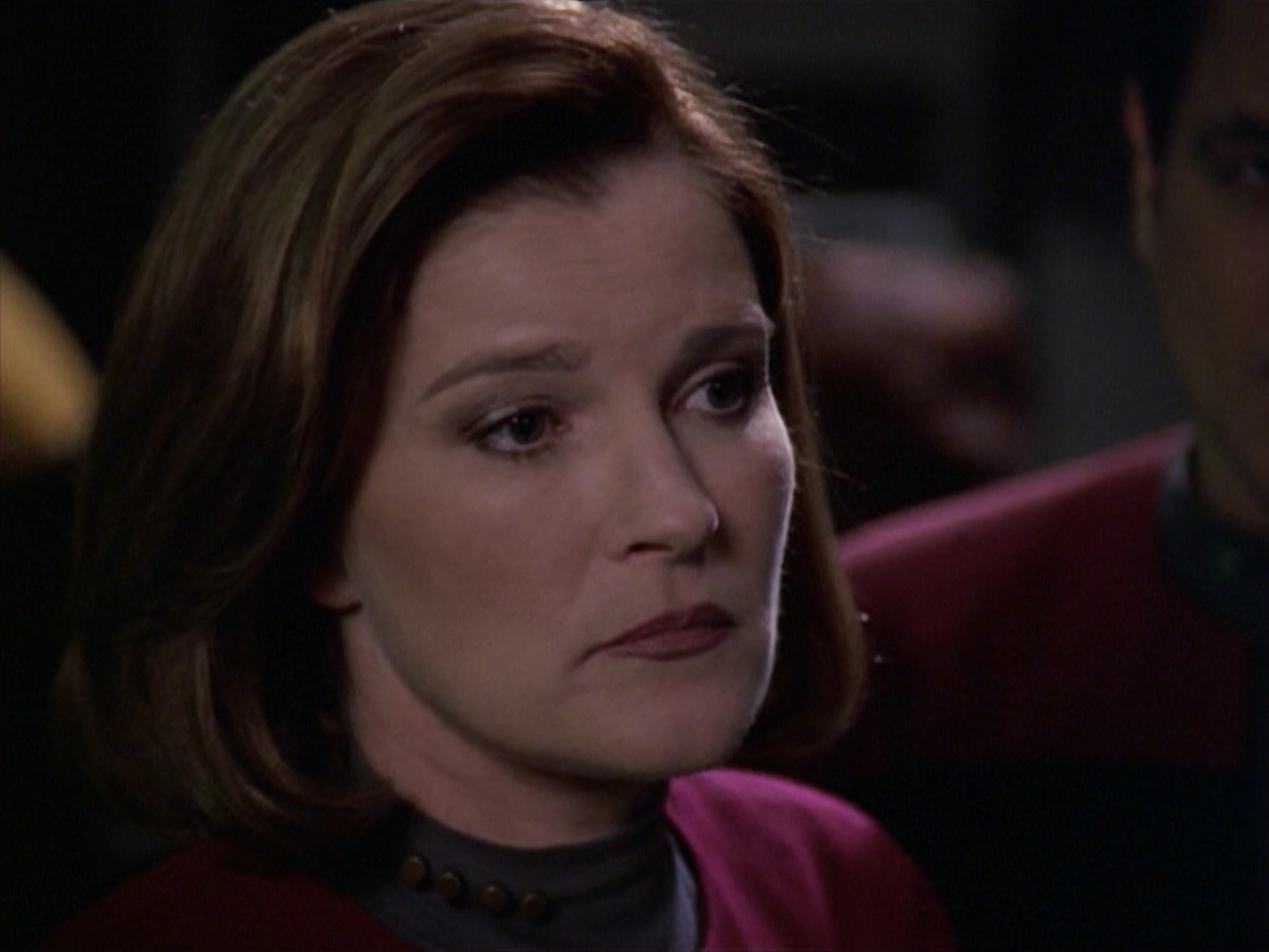 ariane179254_StarTrekVoyager_5x15_5x16_DarkFrontier_4061.jpg