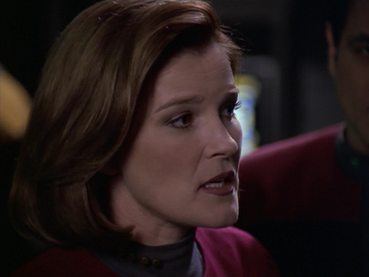 ariane179254_StarTrekVoyager_5x15_5x16_DarkFrontier_4062.jpg