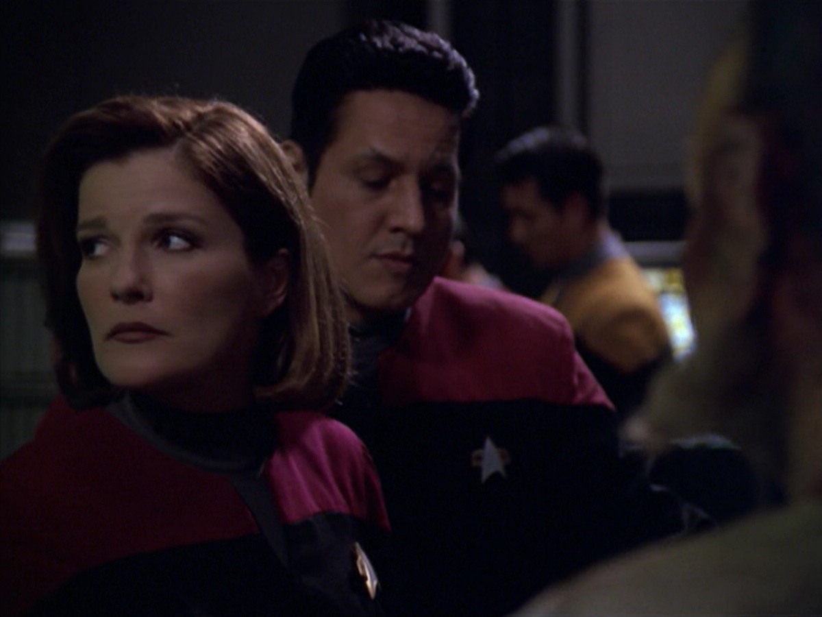 ariane179254_StarTrekVoyager_5x15_5x16_DarkFrontier_4071.jpg