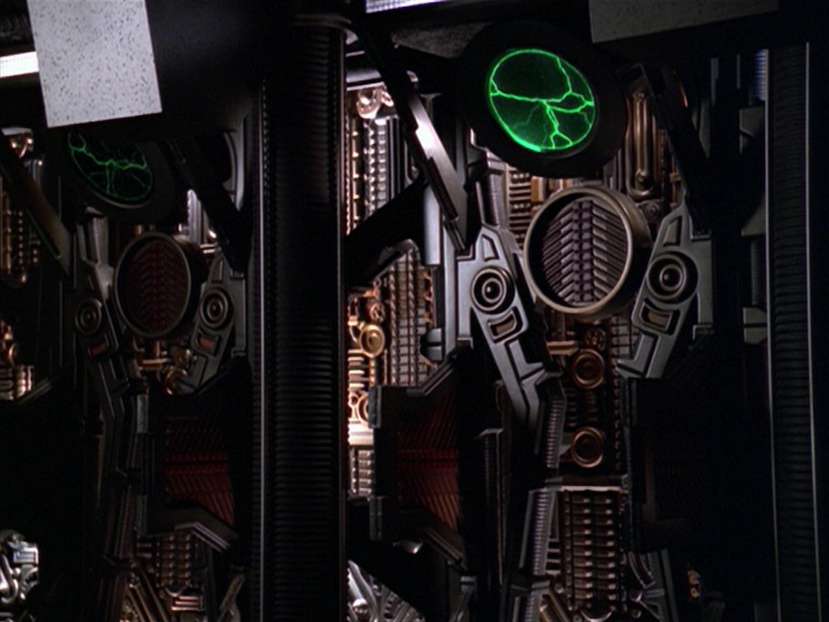 ariane179254_StarTrekVoyager_5x15_5x16_DarkFrontier_4074.jpg
