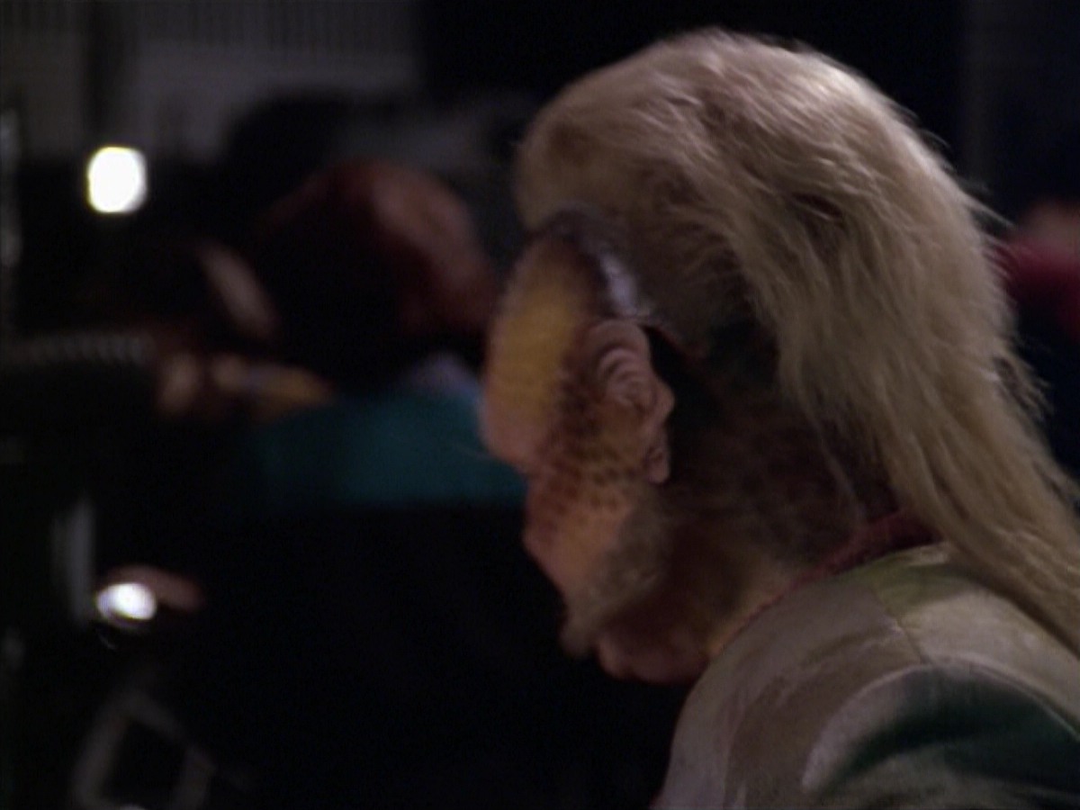 ariane179254_StarTrekVoyager_5x15_5x16_DarkFrontier_4087.jpg