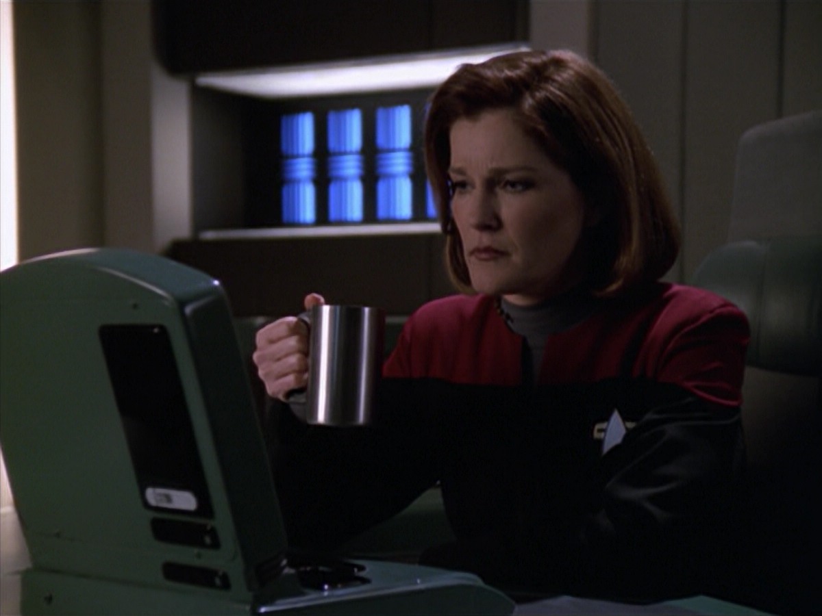 ariane179254_StarTrekVoyager_5x15_5x16_DarkFrontier_4118.jpg