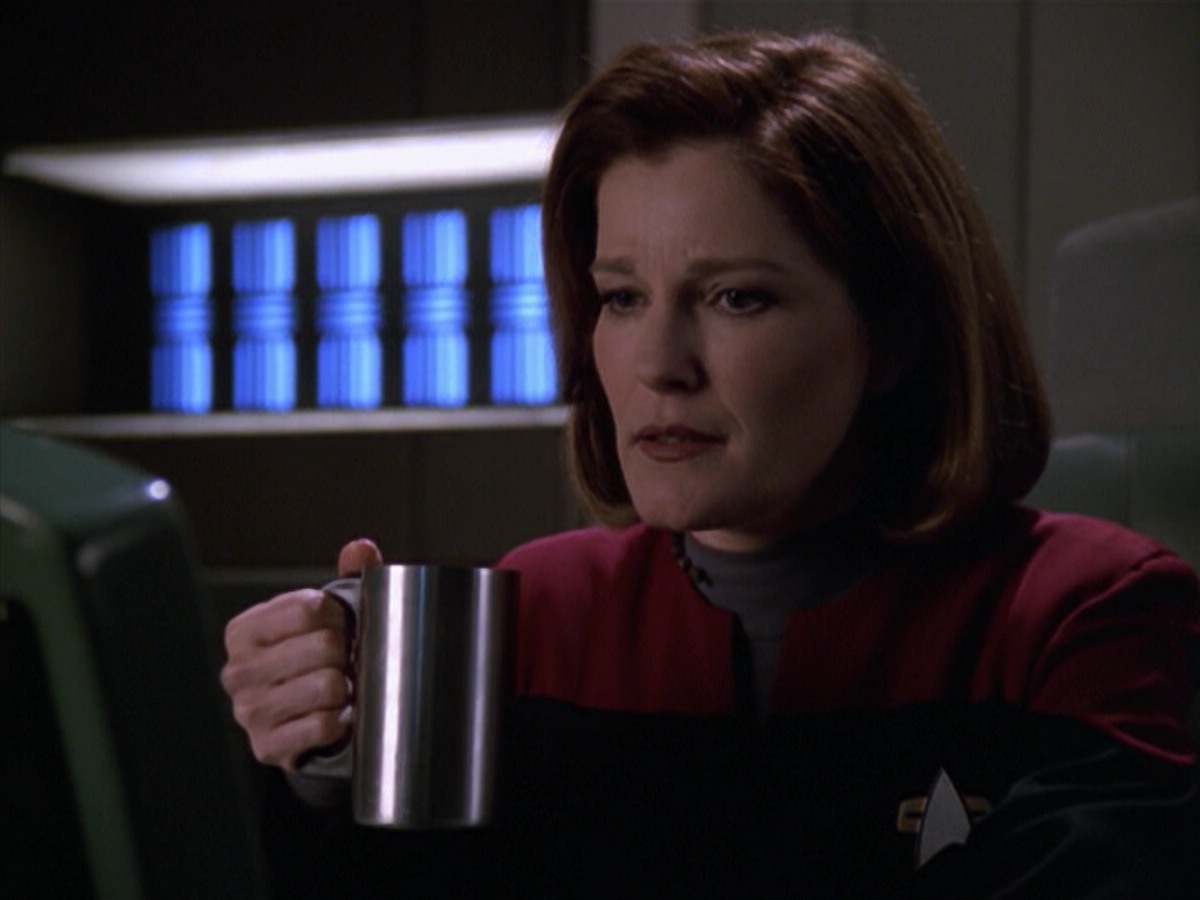 ariane179254_StarTrekVoyager_5x15_5x16_DarkFrontier_4132.jpg