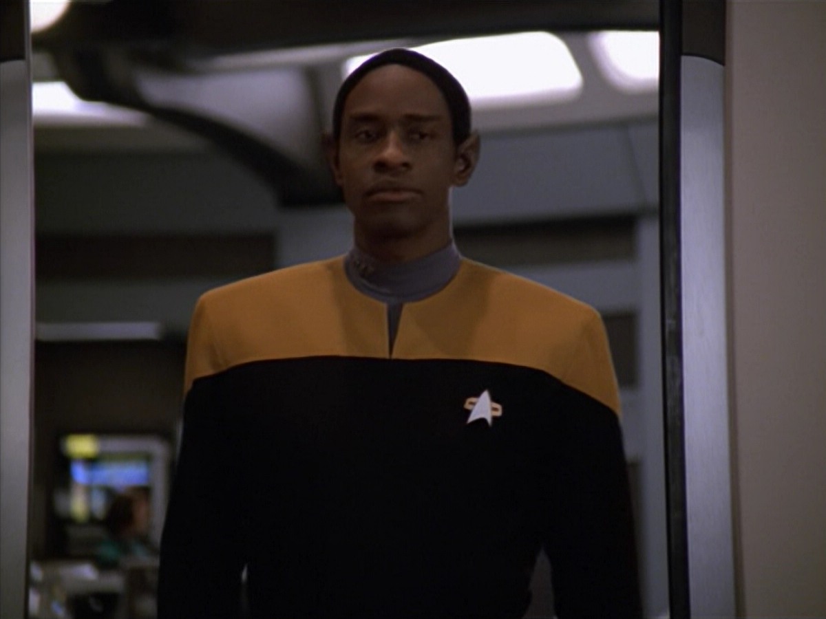 ariane179254_StarTrekVoyager_5x15_5x16_DarkFrontier_4145.jpg