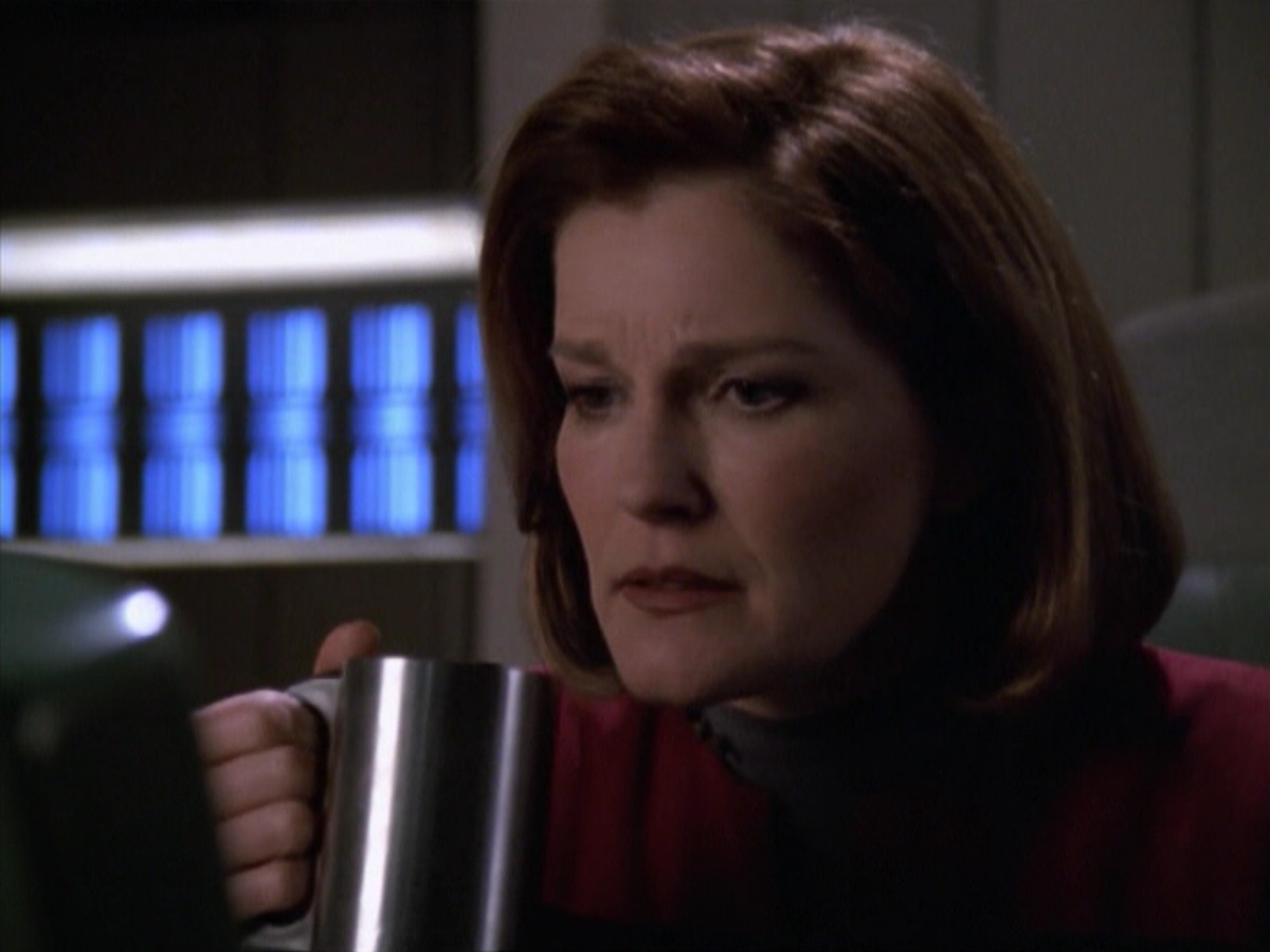 ariane179254_StarTrekVoyager_5x15_5x16_DarkFrontier_4149.jpg