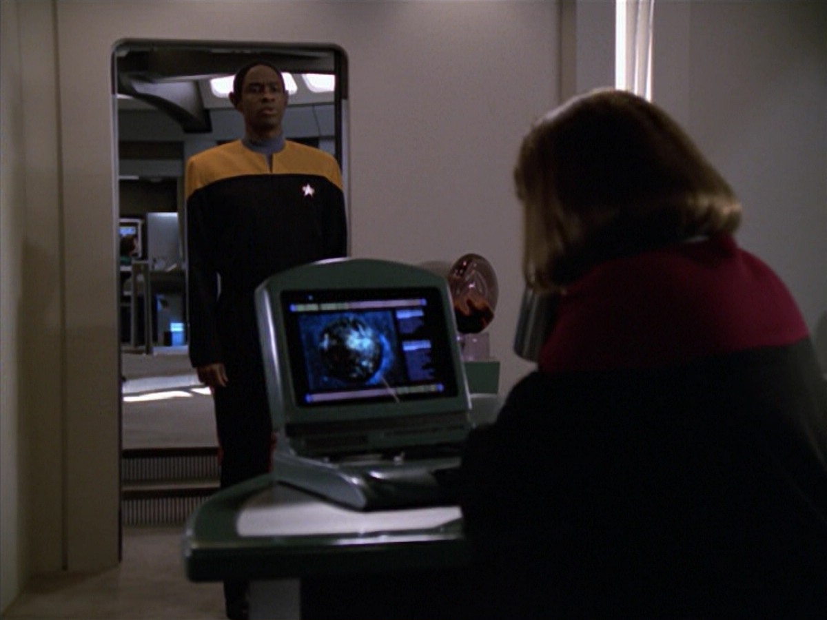 ariane179254_StarTrekVoyager_5x15_5x16_DarkFrontier_4152.jpg