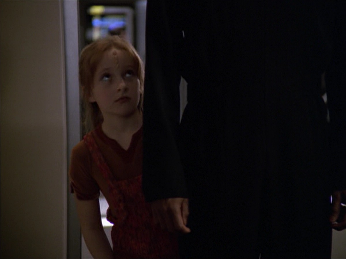 ariane179254_StarTrekVoyager_5x15_5x16_DarkFrontier_4161.jpg
