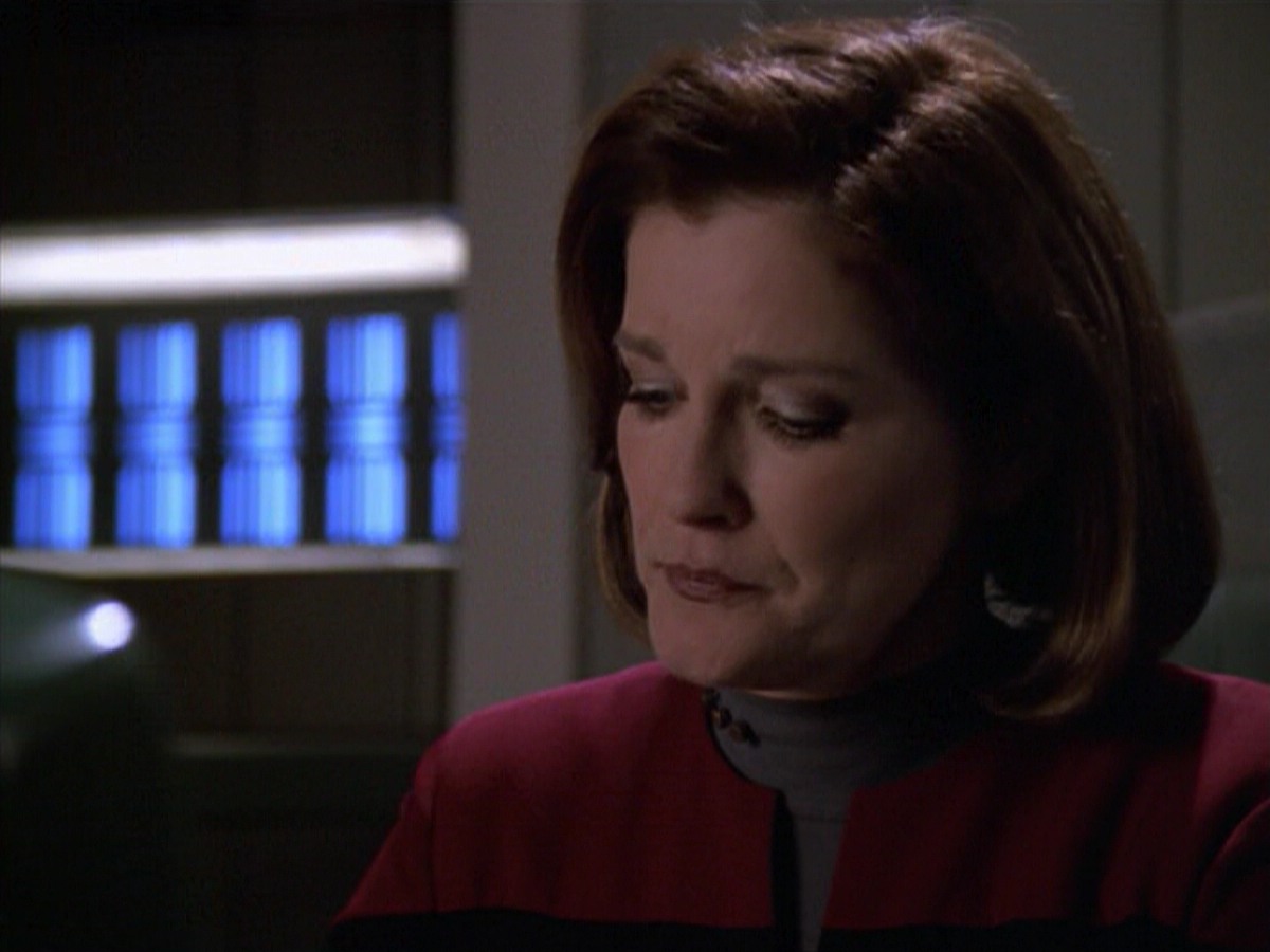 ariane179254_StarTrekVoyager_5x15_5x16_DarkFrontier_4170.jpg