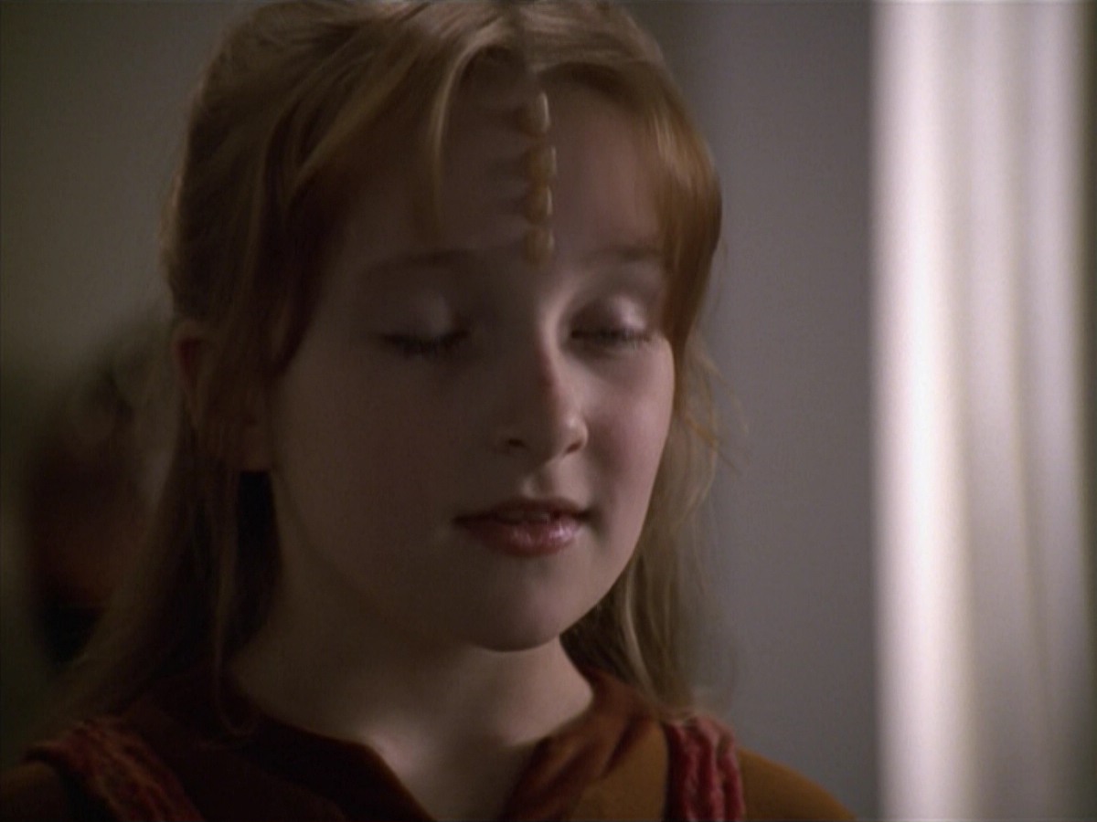 ariane179254_StarTrekVoyager_5x15_5x16_DarkFrontier_4198.jpg