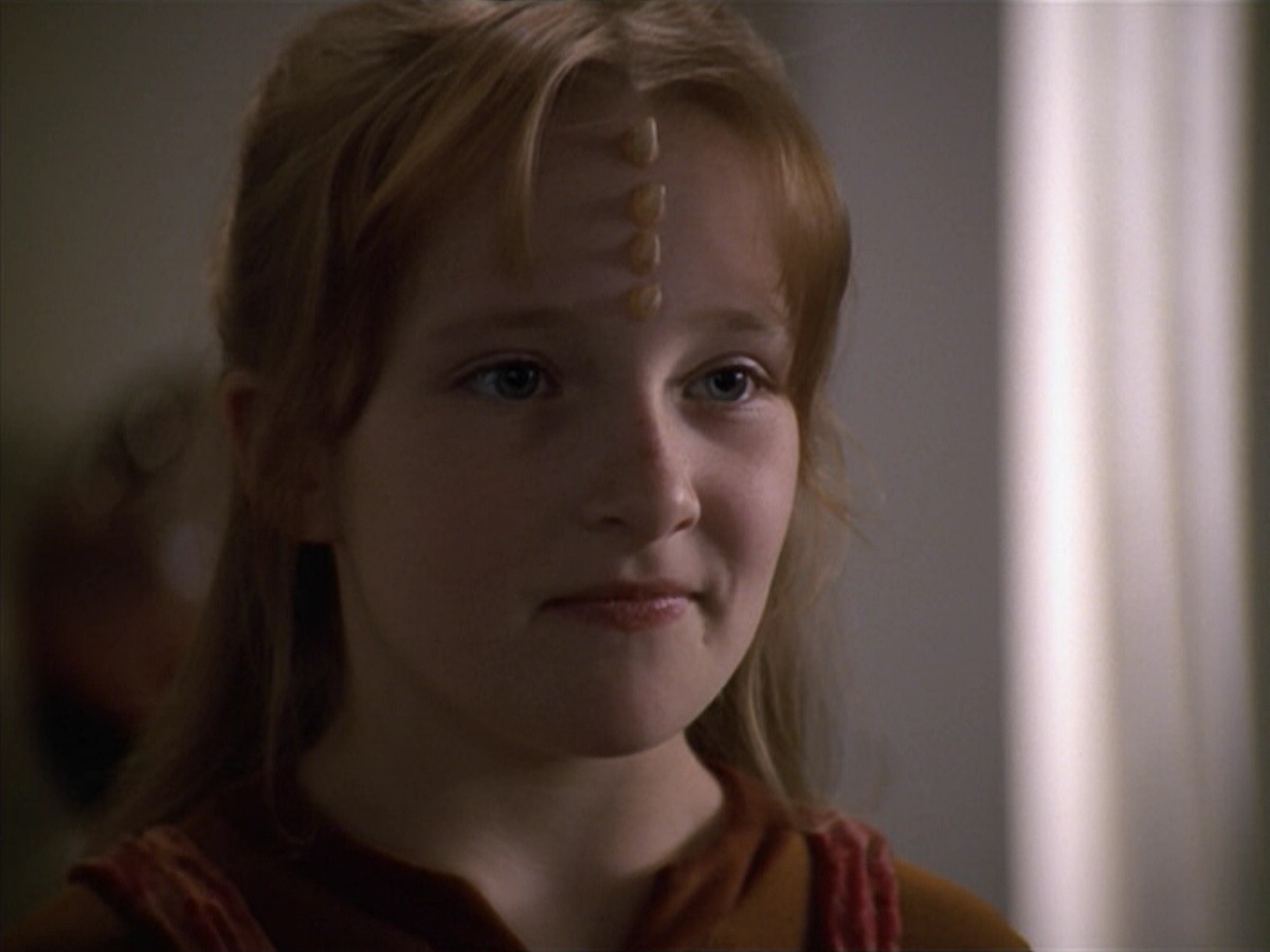 ariane179254_StarTrekVoyager_5x15_5x16_DarkFrontier_4199.jpg