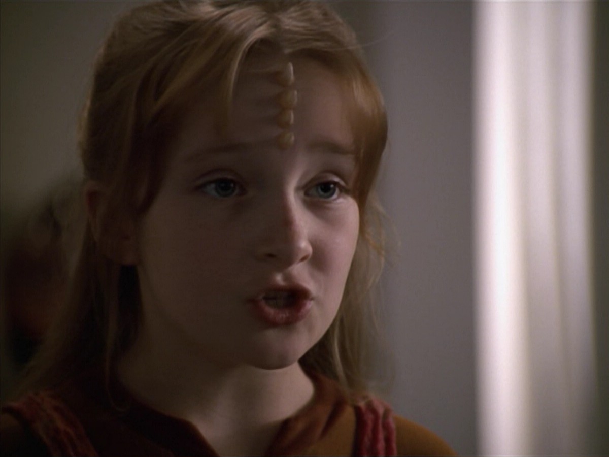 ariane179254_StarTrekVoyager_5x15_5x16_DarkFrontier_4202.jpg