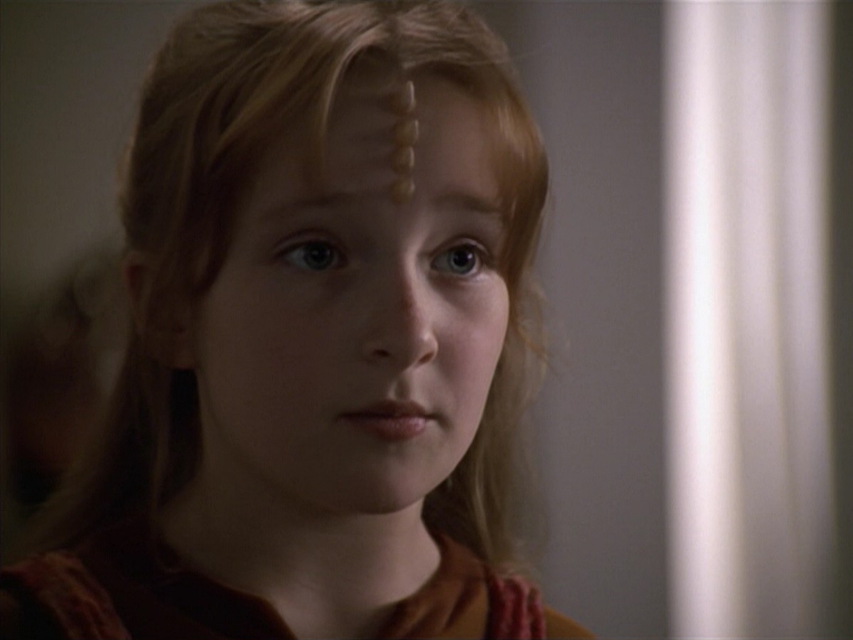 ariane179254_StarTrekVoyager_5x15_5x16_DarkFrontier_4205.jpg
