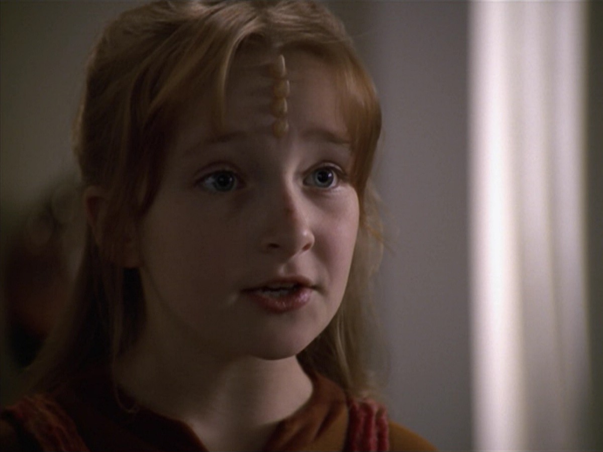 ariane179254_StarTrekVoyager_5x15_5x16_DarkFrontier_4208.jpg