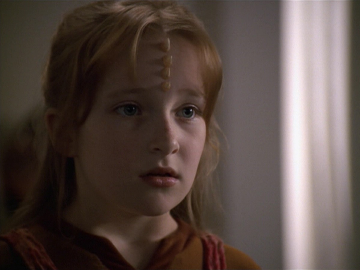 ariane179254_StarTrekVoyager_5x15_5x16_DarkFrontier_4220.jpg