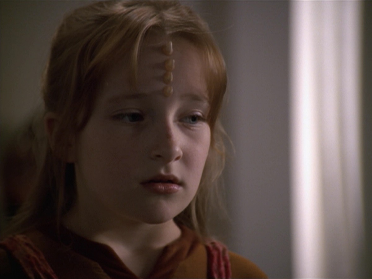 ariane179254_StarTrekVoyager_5x15_5x16_DarkFrontier_4221.jpg